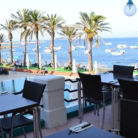 Qawra Palace & 4* St. Paul's Bay