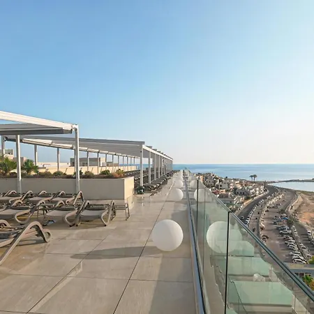 Qawra Palace & 4* St. Paul's Bay