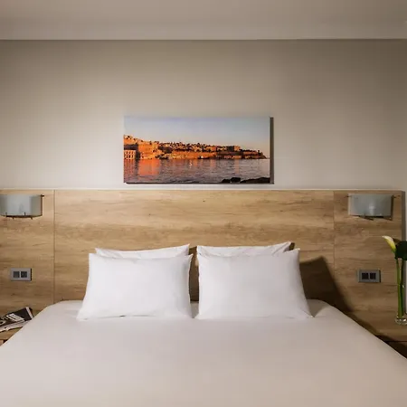 Qawra Palace & 4*