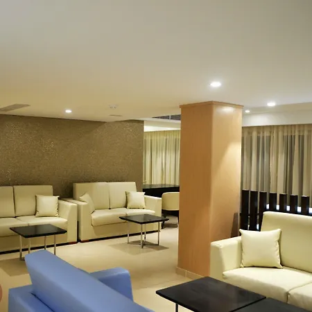 Qawra Palace & ホテル 4*