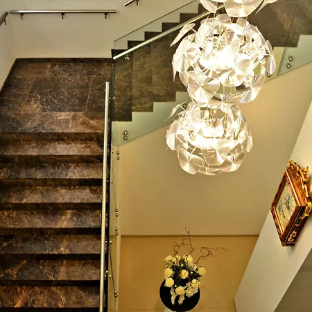 Qawra Palace & ホテル 4*