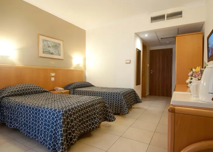 Qawra Palace & 酒店 4*