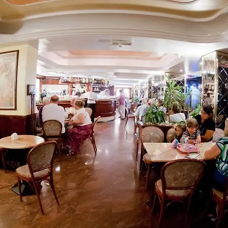 Hotel Qawra Palace & St. Paul's Bay