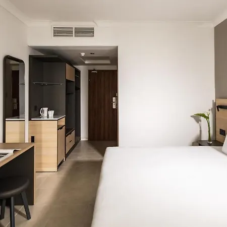 Ξενοδοχείο Qawra Palace & 4*