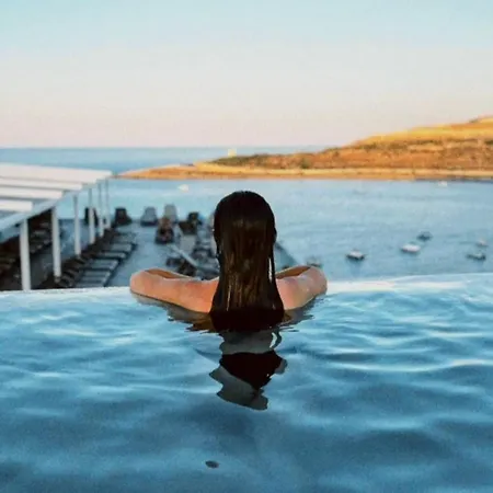 Qawra Palace & 4* St. Paul's Bay