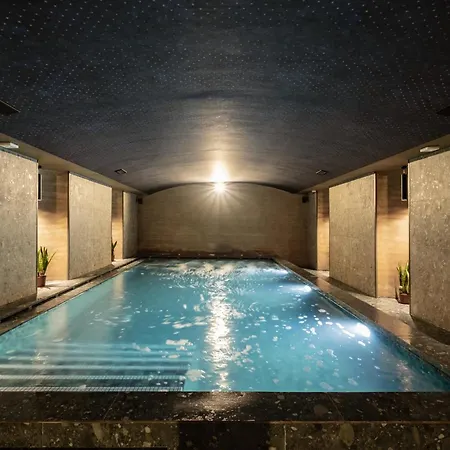 Qawra Palace & 4* St. Paul's Bay