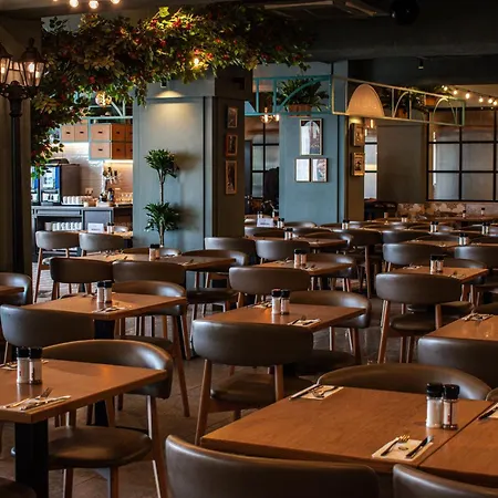 Hotel Qawra Palace &