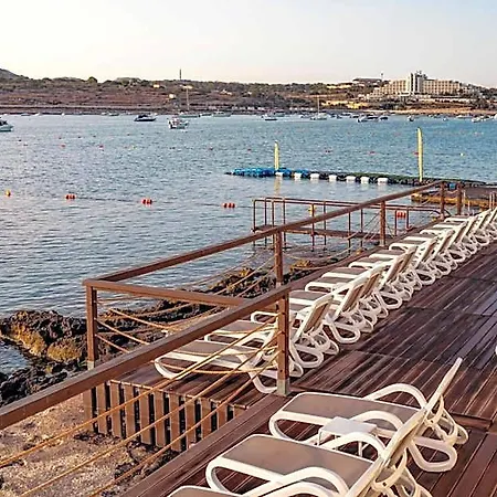 Qawra Palace & 4* St. Paul's Bay
