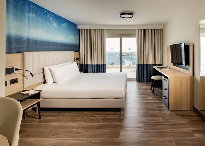 Qawra Palace & Hotel 4*