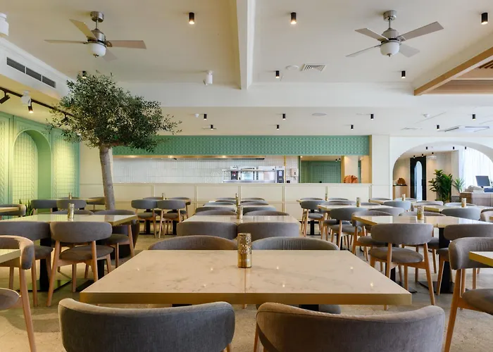 Qawra Palace & St. Paul's Bay