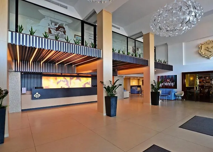 Hotel Qawra Palace & St. Paul's Bay