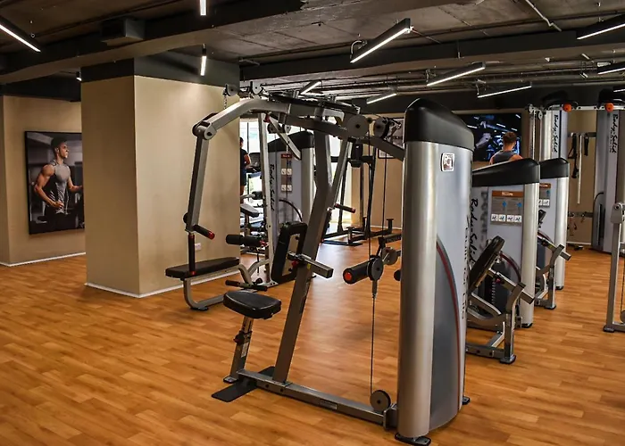 Qawra Palace & 4* St. Paul's Bay