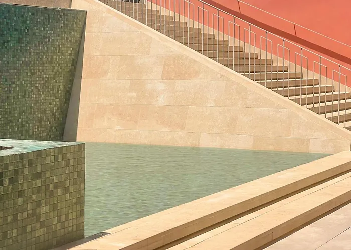 Qawra Palace & 4* St. Paul's Bay