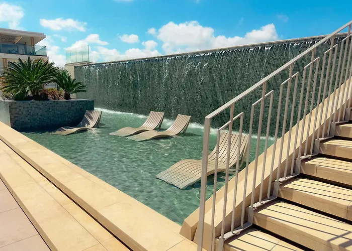 Qawra Palace & Hotel