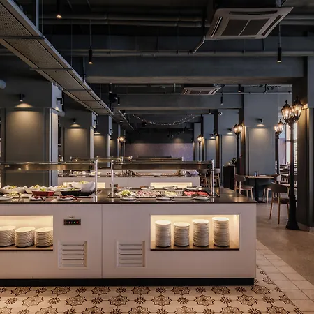 Qawra Palace & St Paul's Bay